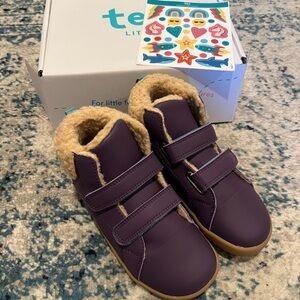 New in box ten little power purple fuzzy high tops girls size 13